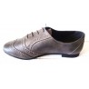 Flat leather shoe with laces in taupe color