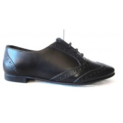 Flat leather shoe with...