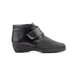 Black leather ankle boot...