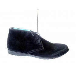 Black suede leather boots