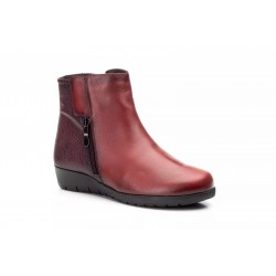 7740 Bordeaux leather boots...