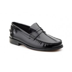 Castilian black leather shoe
