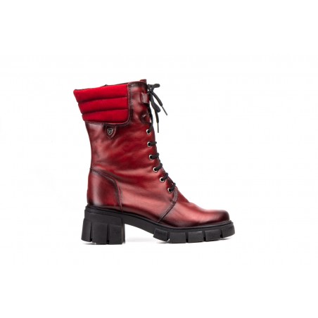 Bota de piel roja