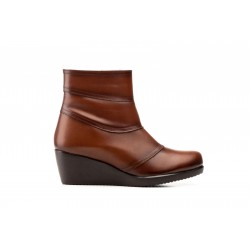 Brown leather boots Women.