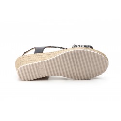 Braided leather sandal, padded leather insole, medium wedge heel, non-slip sole