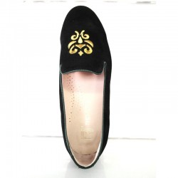 Zapato de piel negro plano con bordado hilo oro, interior de piel, suela de goma antideslizante