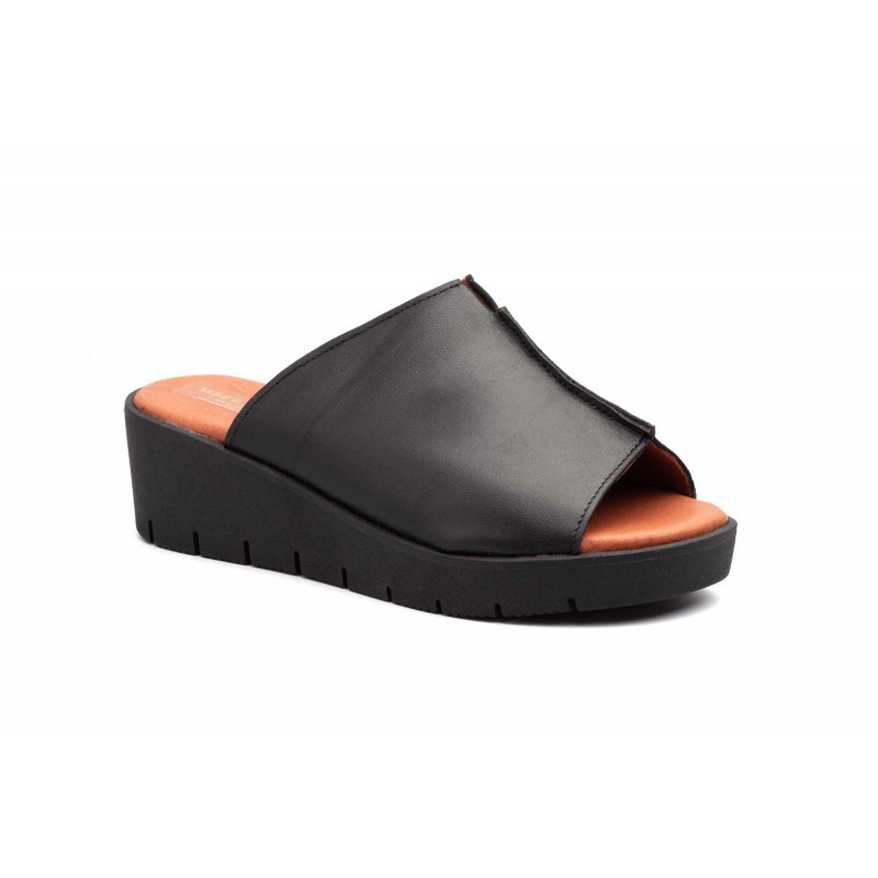 Bronw,Black and red Leather clogs, comfort insole, rubber sole