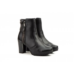 8207Black  Leather boots...