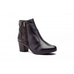 4451 Leather ankle boots,...