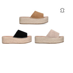 Sandalia de piel, con...