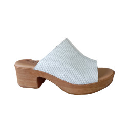 Leather sandal, very soft...