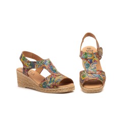 Multicoloured leather sandal with heel fastening, leather-lined gel insole, medium wedge heel, non-slip sole.