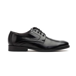 Black leather, dress shoe, rubber sole, laces up closure