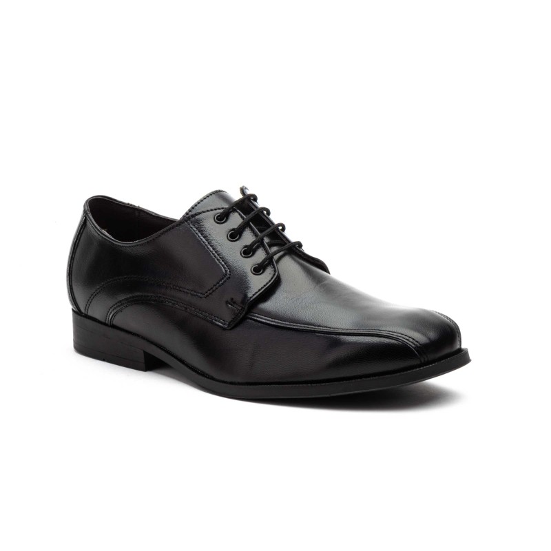 Black leather, dress shoe, rubber sole, laces up closure