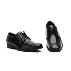 Black leather, dress shoe, rubber sole, laces up closure
