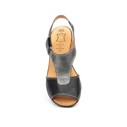 Leather sandal with heel fastening, leather-lined gel insole, medium wedge heel, non-slip sole.