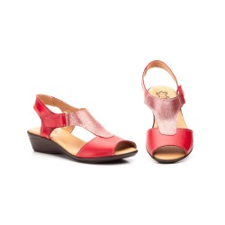 Leather sandal with heel fastening, leather-lined gel insole, medium wedge heel, non-slip sole.