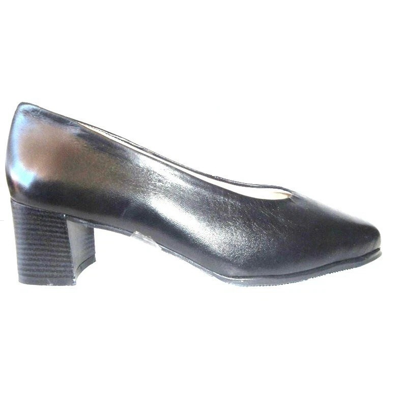 Special wide leather shoe with heel, Pember