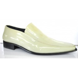 Patent leather shoe without...