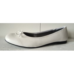 White leather flats 44