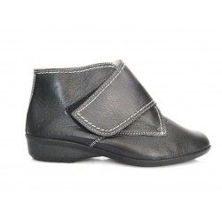 Black leather boots Women...